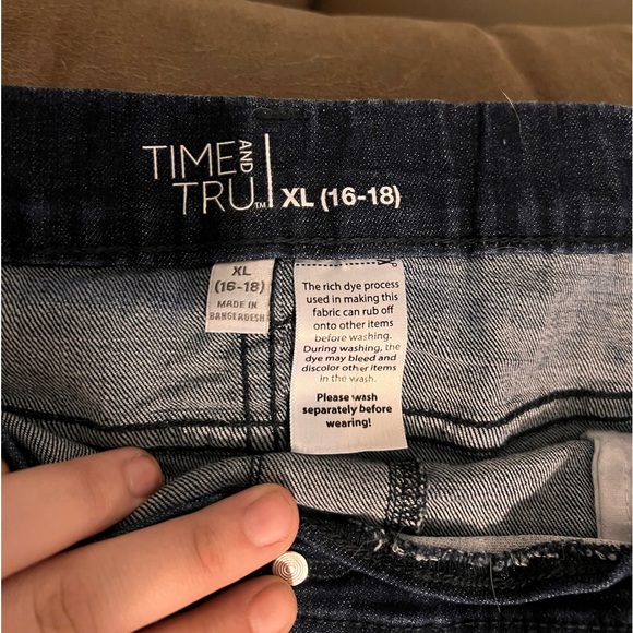 Used clothes. - Picture 11 of 14